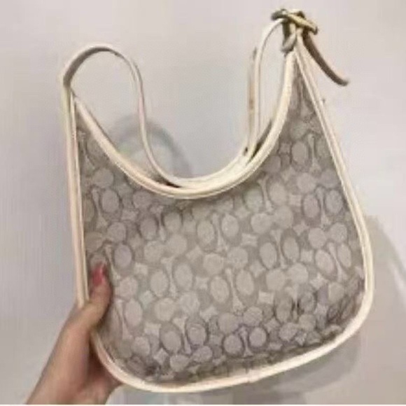 coach Ergo Shoulder Bag In Signature Jacquard C2588 - Picture 1 of 9
